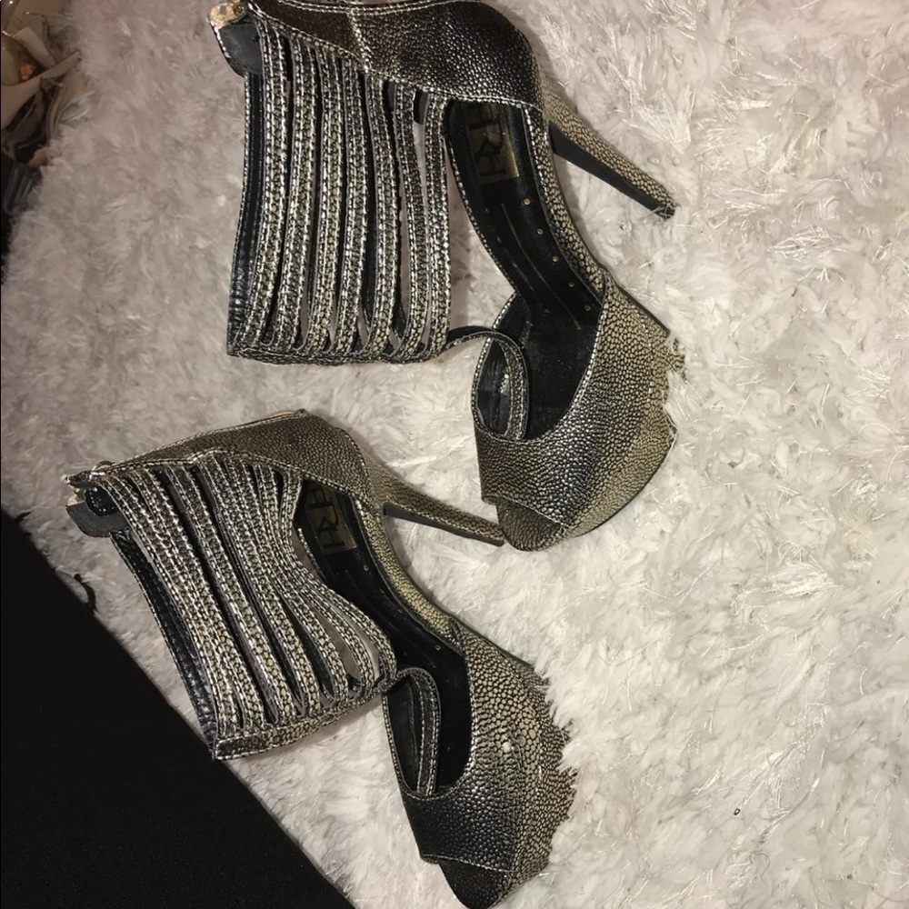 High heels for sale only worn once for 2hrs